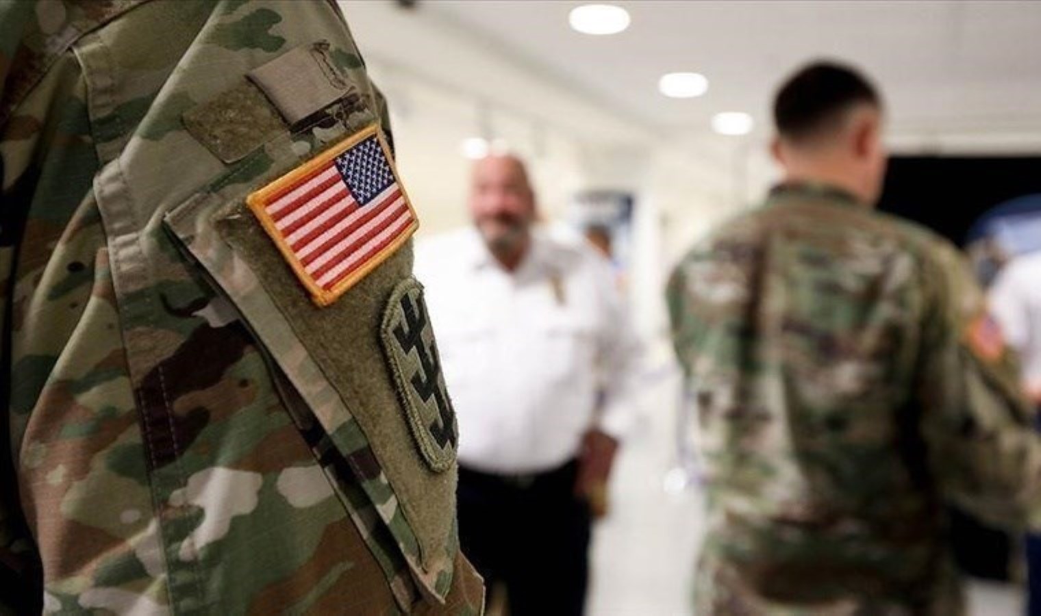 Amerikalı asker Rusya’da gözaltına alındı: Limanda ‘hırsızlıkla’ suçlandı