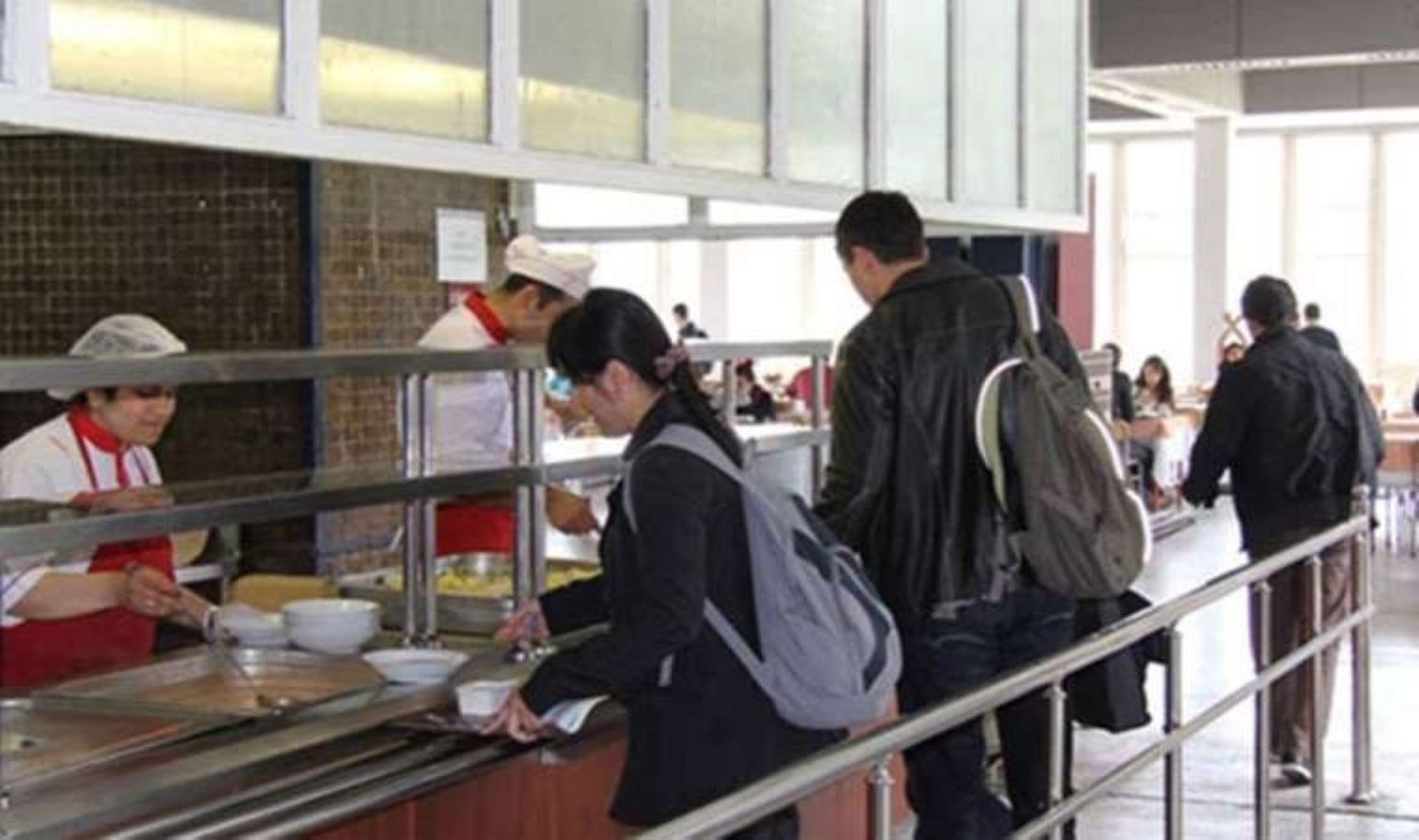 Ankara Üniversitesi’nde yemekhane fiyatlarına artırım
