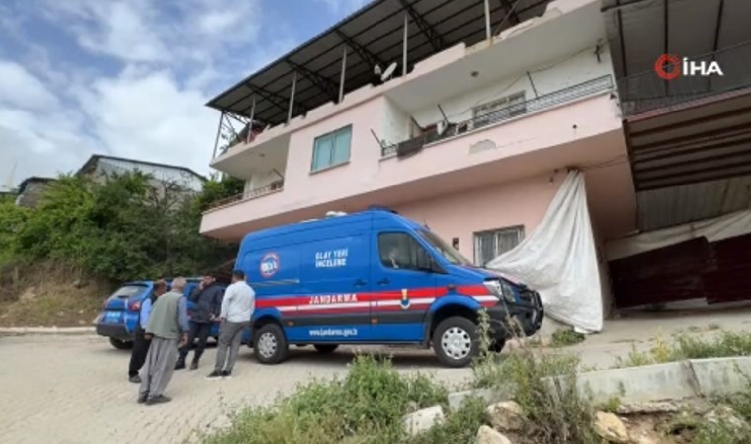 Anneler Günü’nde dehşet: Cinnet geçirdi, 9 yaşındaki çocuğunu öldürdü