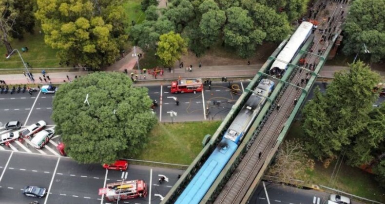 Arjantin’de yolcu treni boş trene çarptı: 90 yaralı