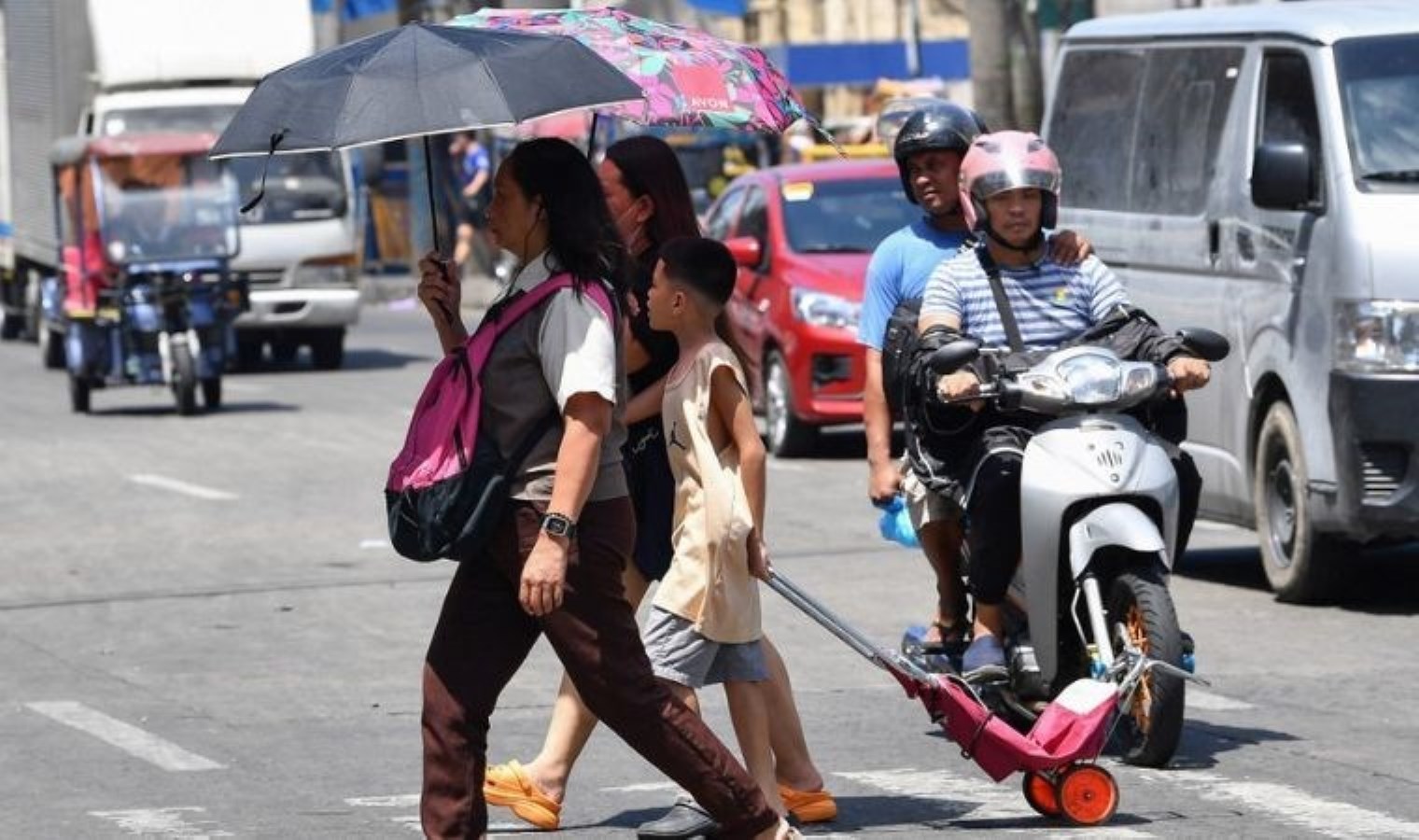 Asya’daki birçok okul çok sıcaklar sebebiyle eğitime orta verdi