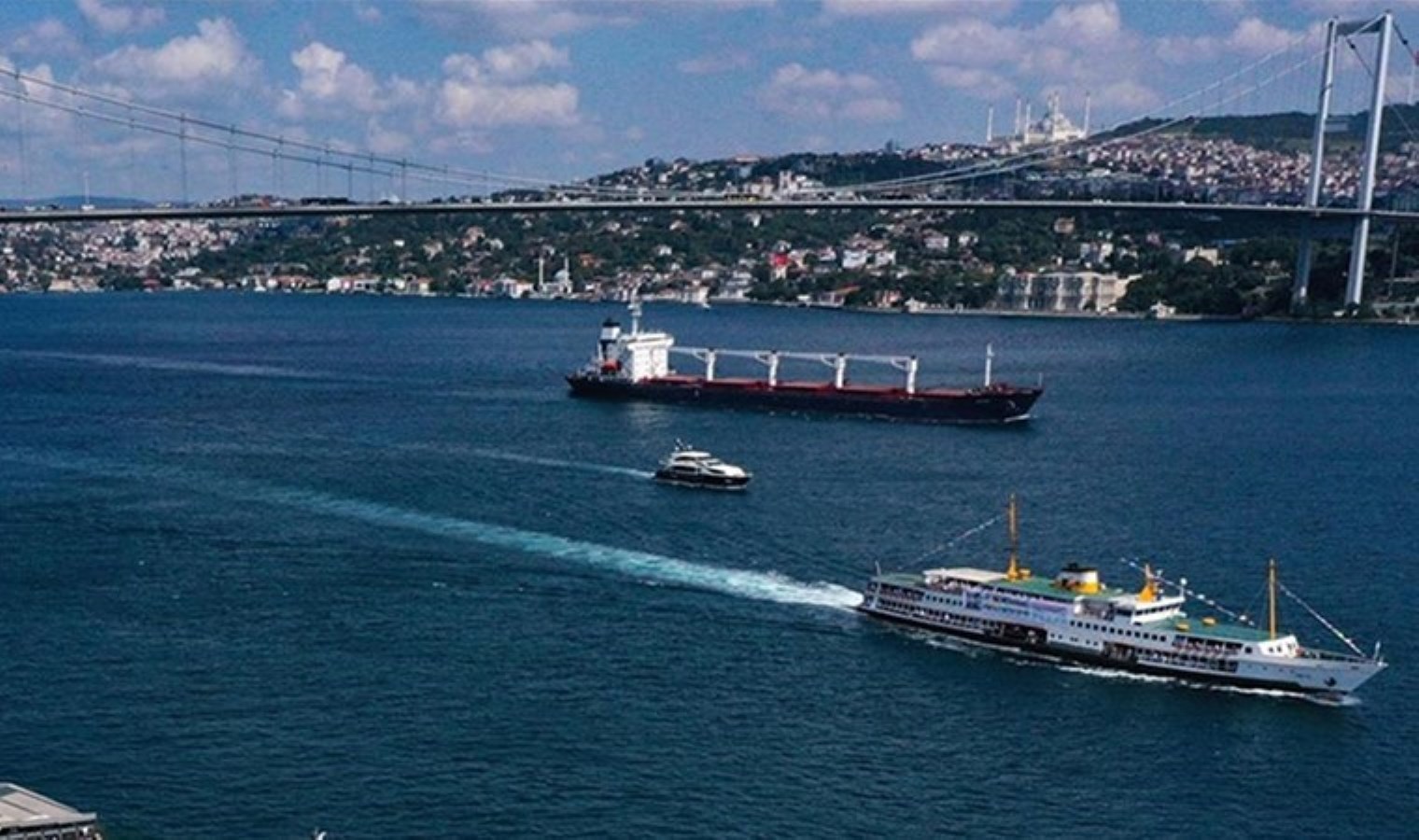 Bakanlık duyurdu: İstanbul Boğazı’nda gemi trafiği 6 saat askıya alındı