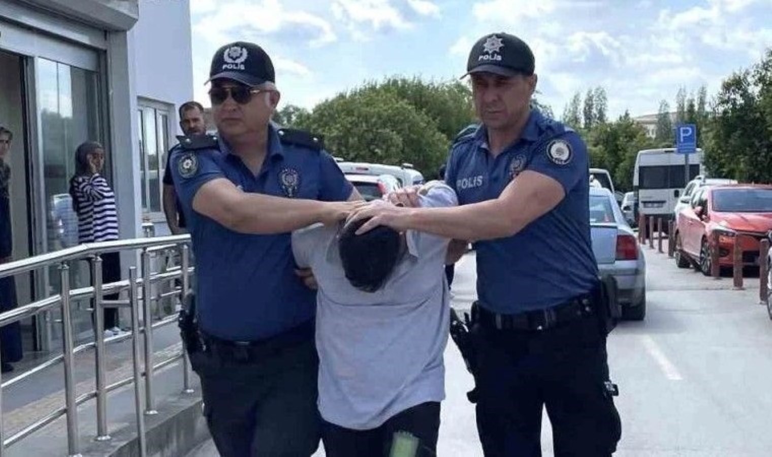 Bayan şoföre dehşeti yaşatan uyuşturucu bağımlısı tutuklandı