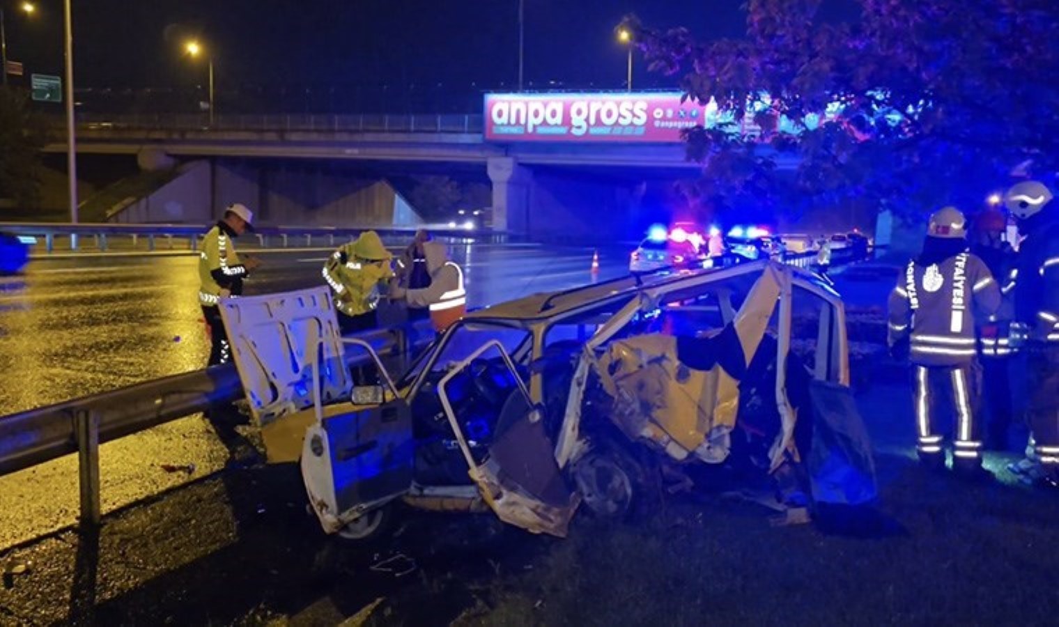 Beykoz’da, arabaya geriden çarpan aracın şoförü 2.84 promil alkollü çıktı: 2 ağır yaralı