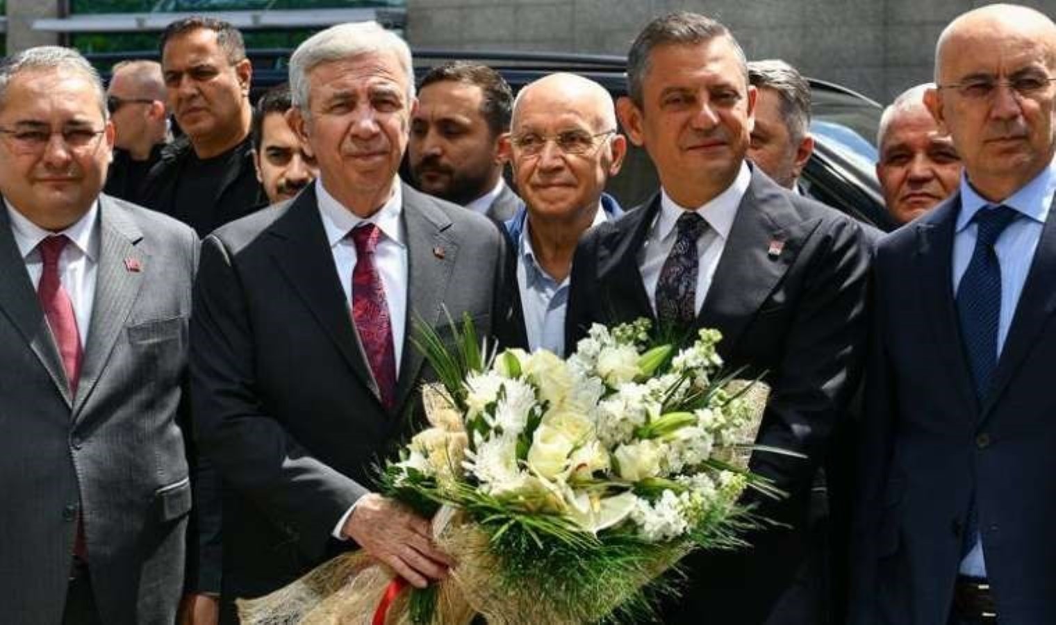 CHP Genel Başkanı Özgür Özel, ABB Lideri Mansur Yavaş ile görüştü