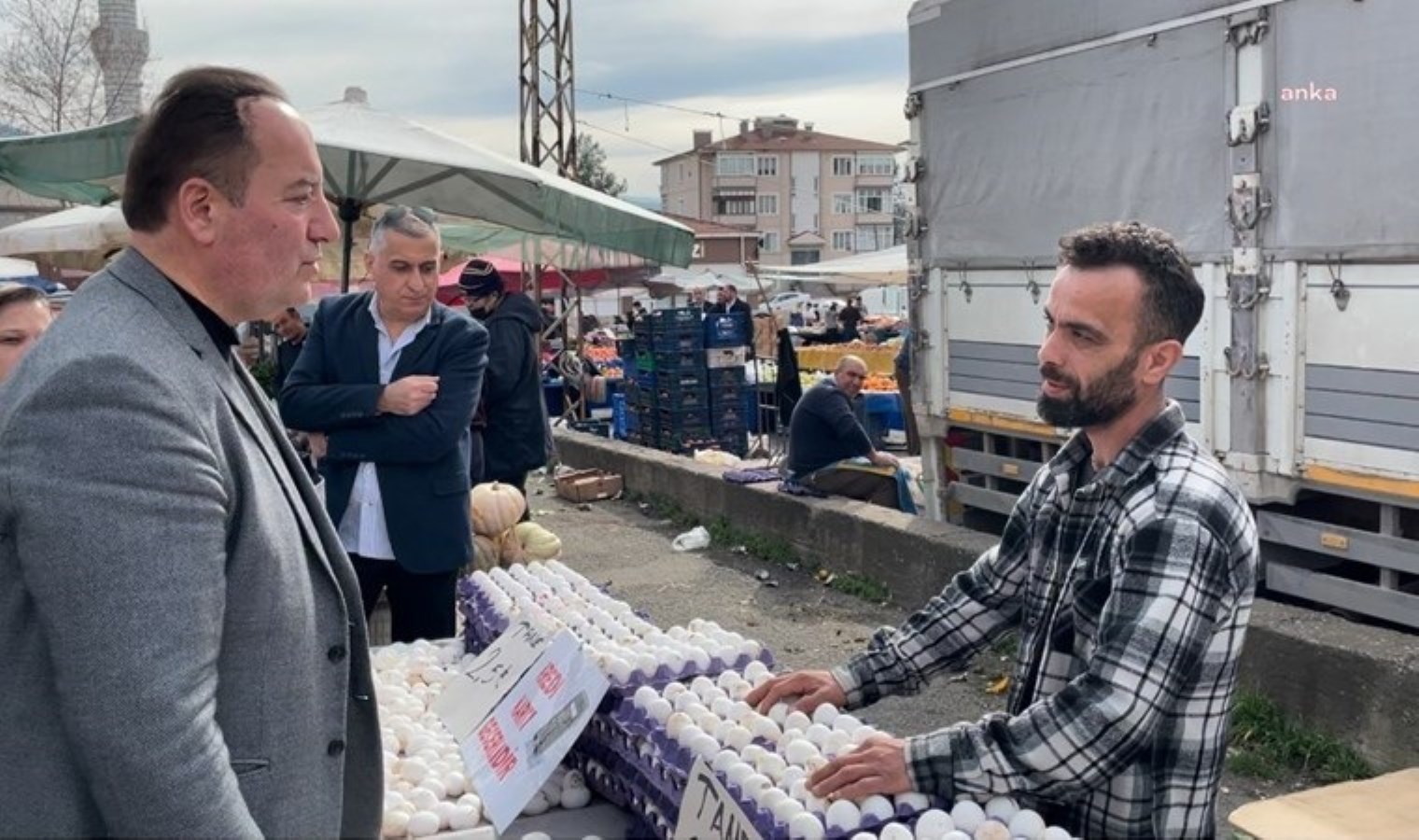CHP’li Akay: ‘Esnaf kredi faizini nasıl ödeyecek?’