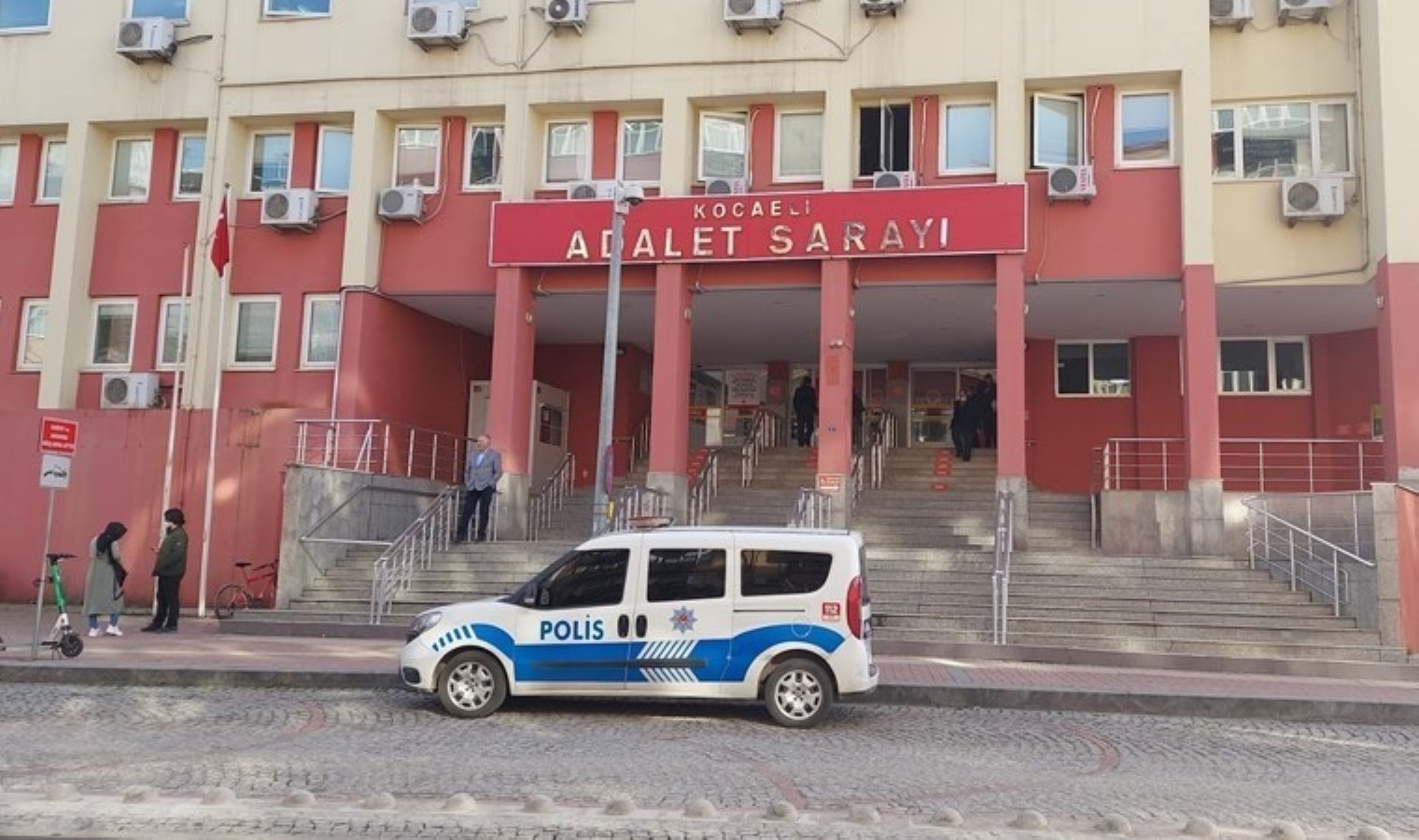 Çiğköfte dükkânında engelli kıza ‘cinsel istismar’ tezi