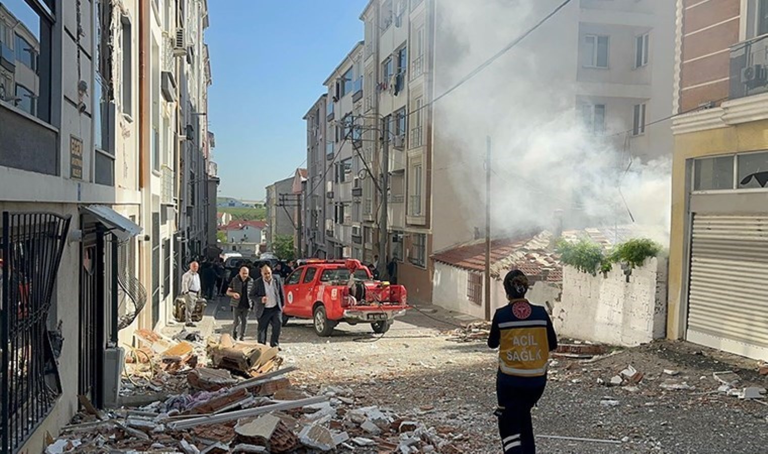 Çorlu’da apartman dairesinde patlama: 1 ağır yaralı
