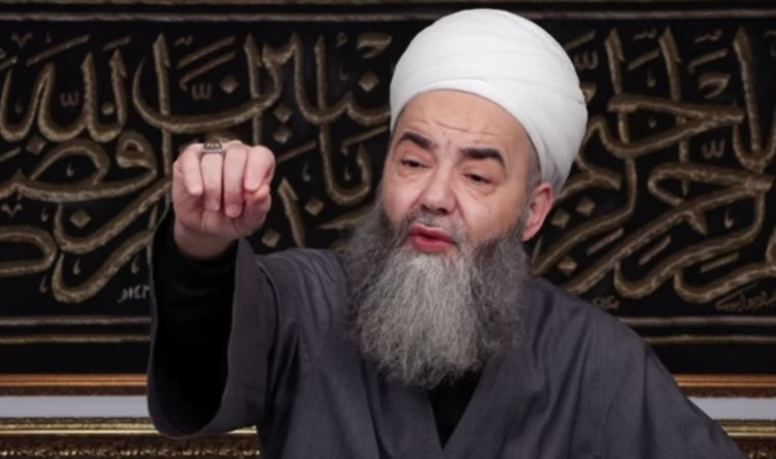 Cübbeli Ahmet, cezaevi yıllarında Özgür Özel ile ilgili anılarını anlattı