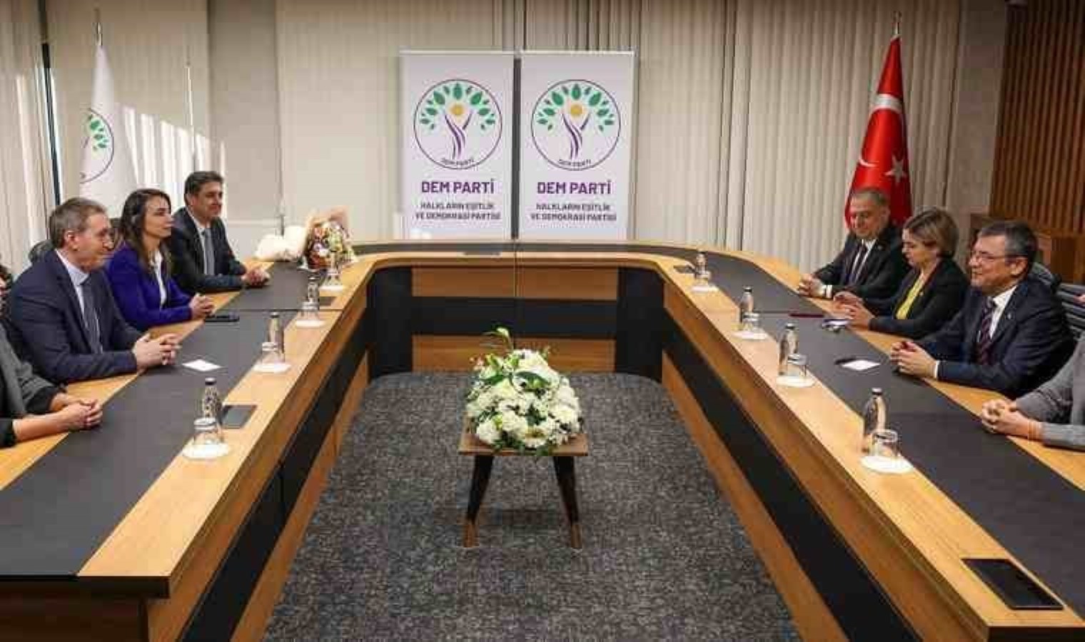 DEM Parti, CHP ile görüşecek