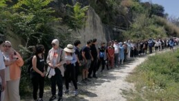 Doğaseverler Halfeti’nin endemik bitkisini aradı