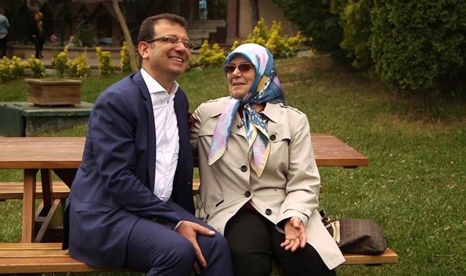 Ekrem İmamoğlu Anneler Günü’nü çocukların yer aldığı görüntü ile kutladı