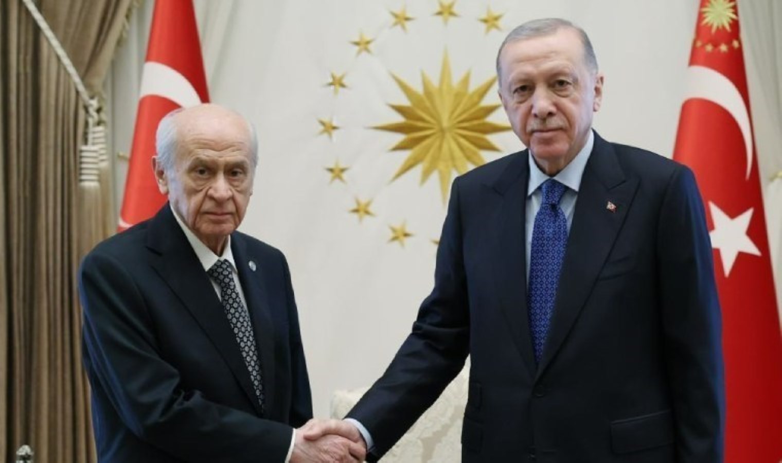 Erdoğan, Bahçeli ile bir ortaya geldi