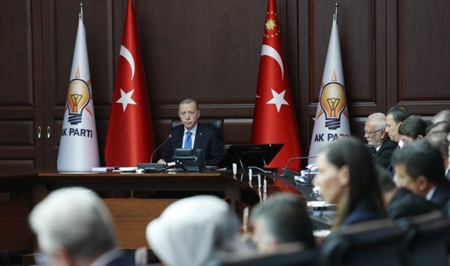 Erdoğan’dan partisine ‘yenilgi’ yansısı: Tek sorumlu benmişim üzere davranıyorlar