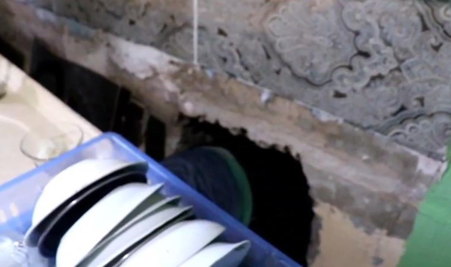 Firari hükümlü bâtın bölmede saklanırken yakalandı