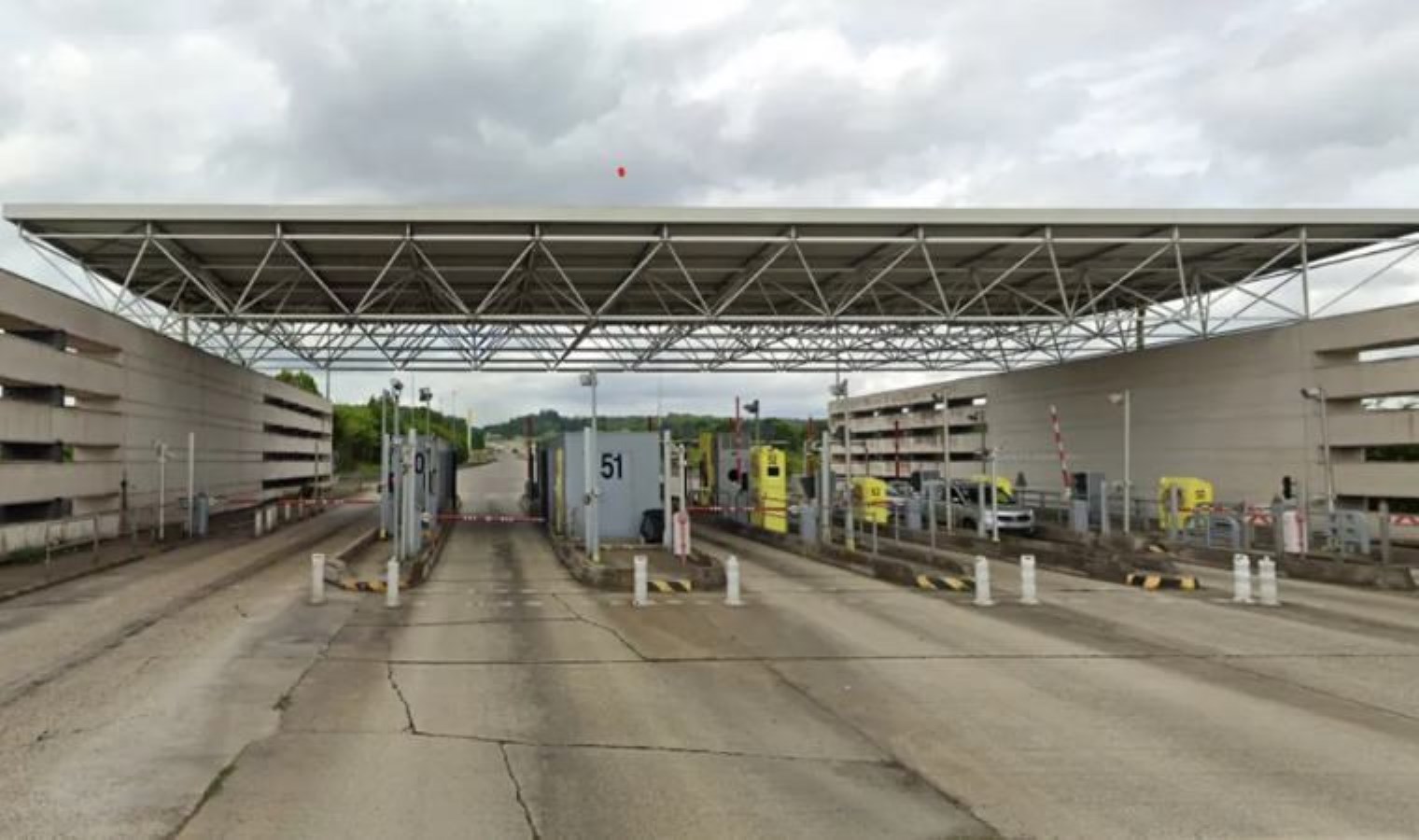 Fransa’da cezaevi aracına taarruz: 2 meyyit