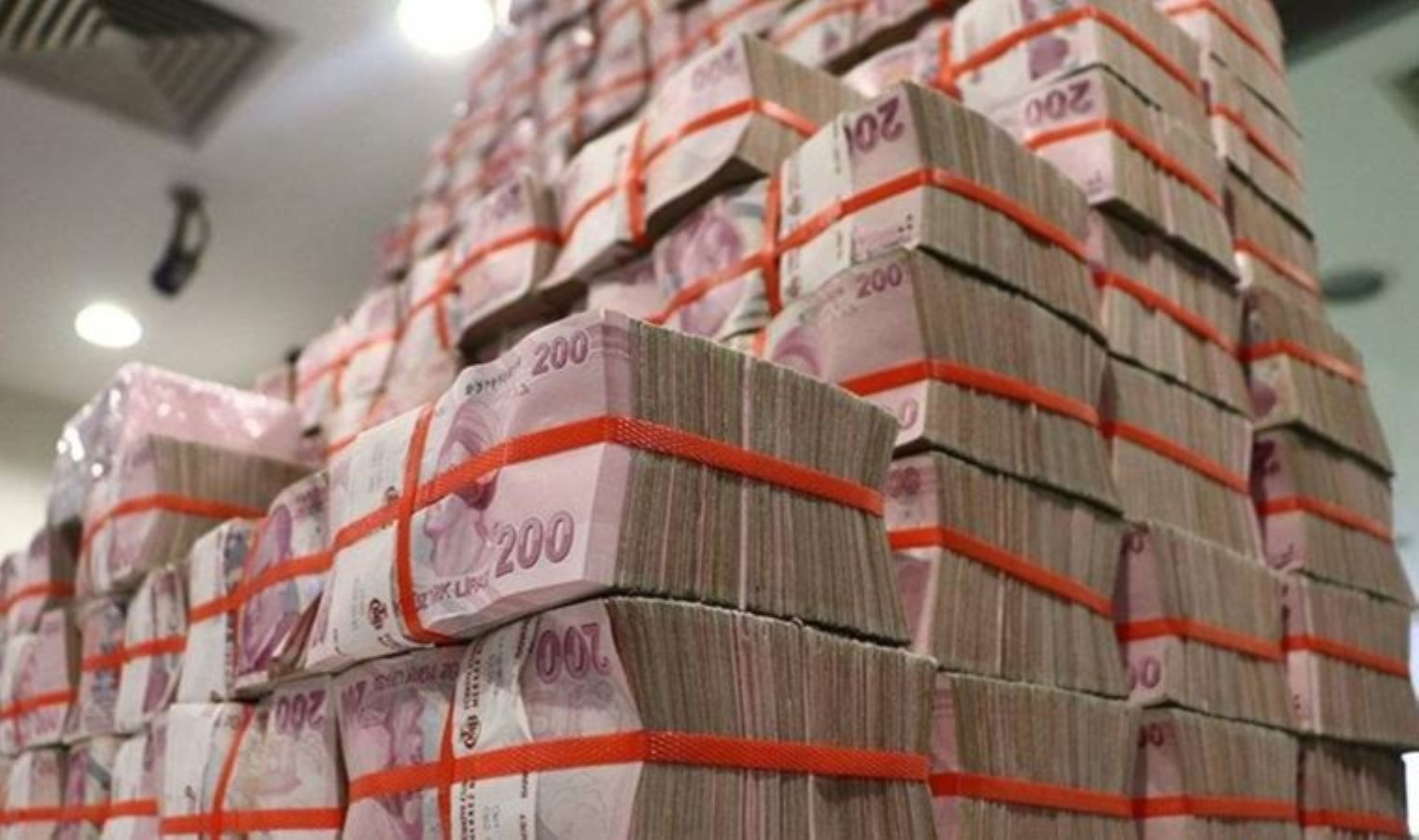 Hazine 36,4 milyar lira borçlandı