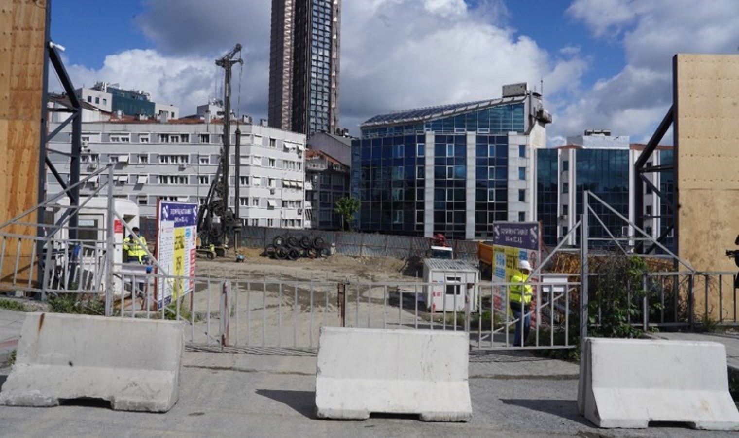 İBB harekete geçti: Şişli’nin ‘Kanal İstanbul’una beton bariyer