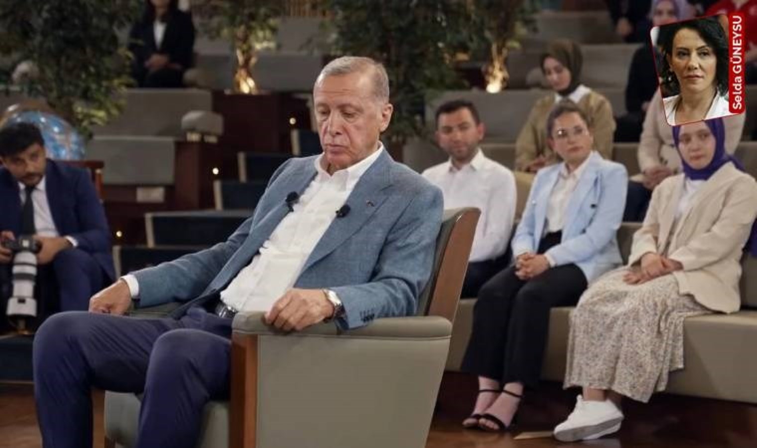 İktidar partisinde Erdoğan dışında ‘yeni siyasetler üretebilen isimler olmadığı’ dillendiriliyor : AKP ‘aktör’ arıyor