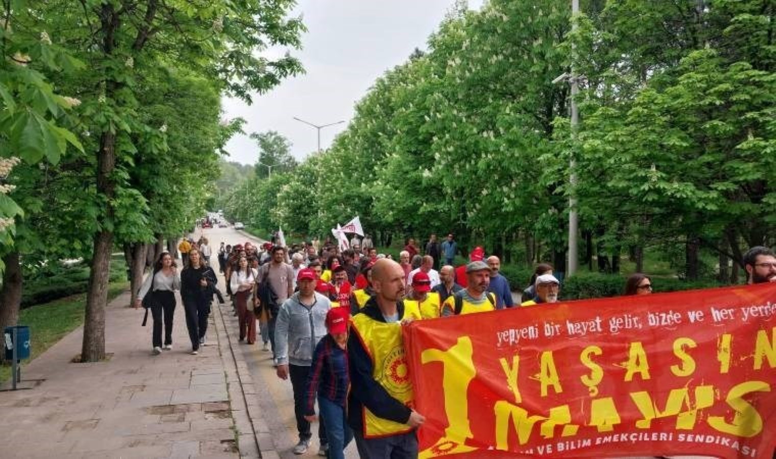 İşçi ve öğrenci el ele