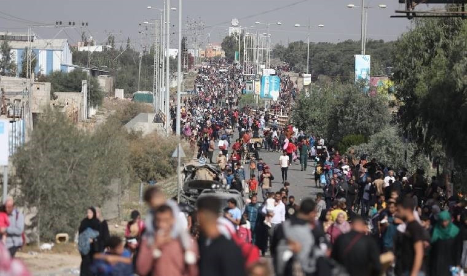 İsrail ordusu, Gazze’nin kuzeyinde Filistinlileri göçe zorlamaya devam ediyor