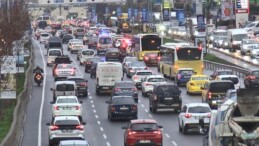 İstanbul’da ‘yağmur’ tesiri: Haftanın birinci iş gününde trafik yoğunluğu yüzde 80’e dayandı!