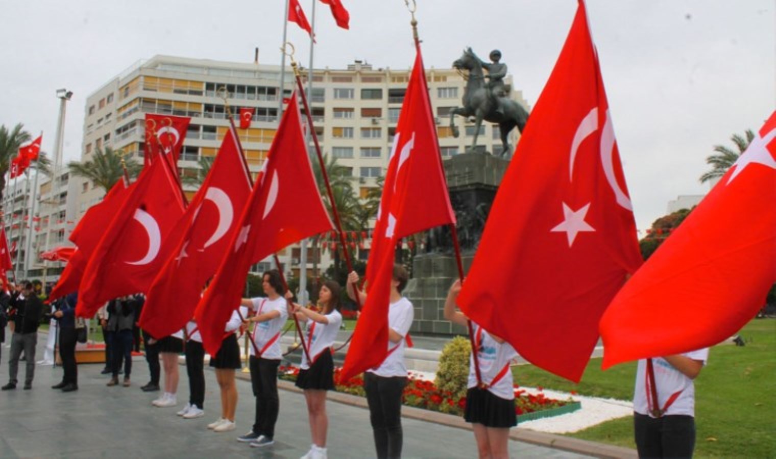 İzmir’de bayram havası esecek