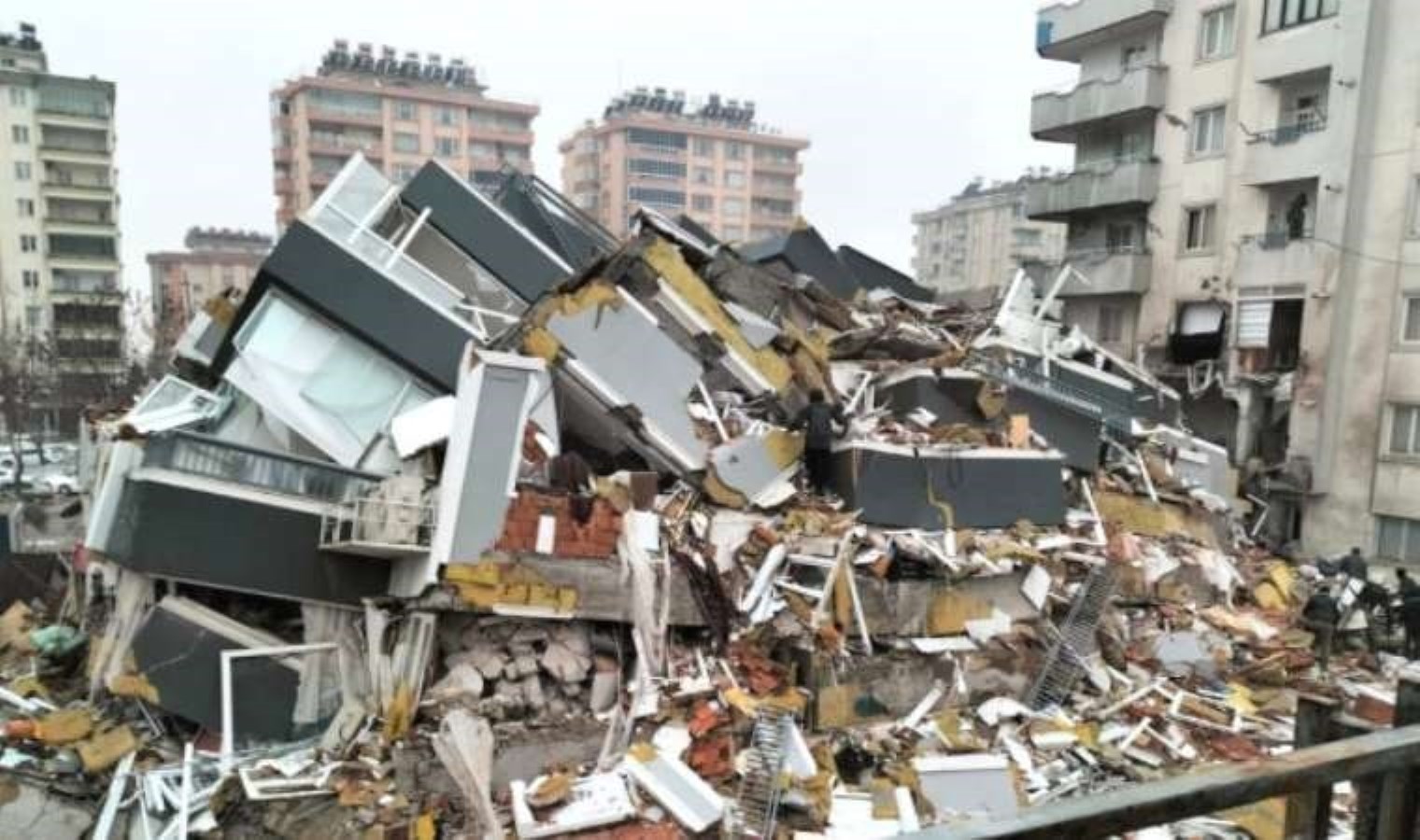 Kahramanmaraş Ezgi Apartmanı davasında 12 Temmuz’a ertelendi