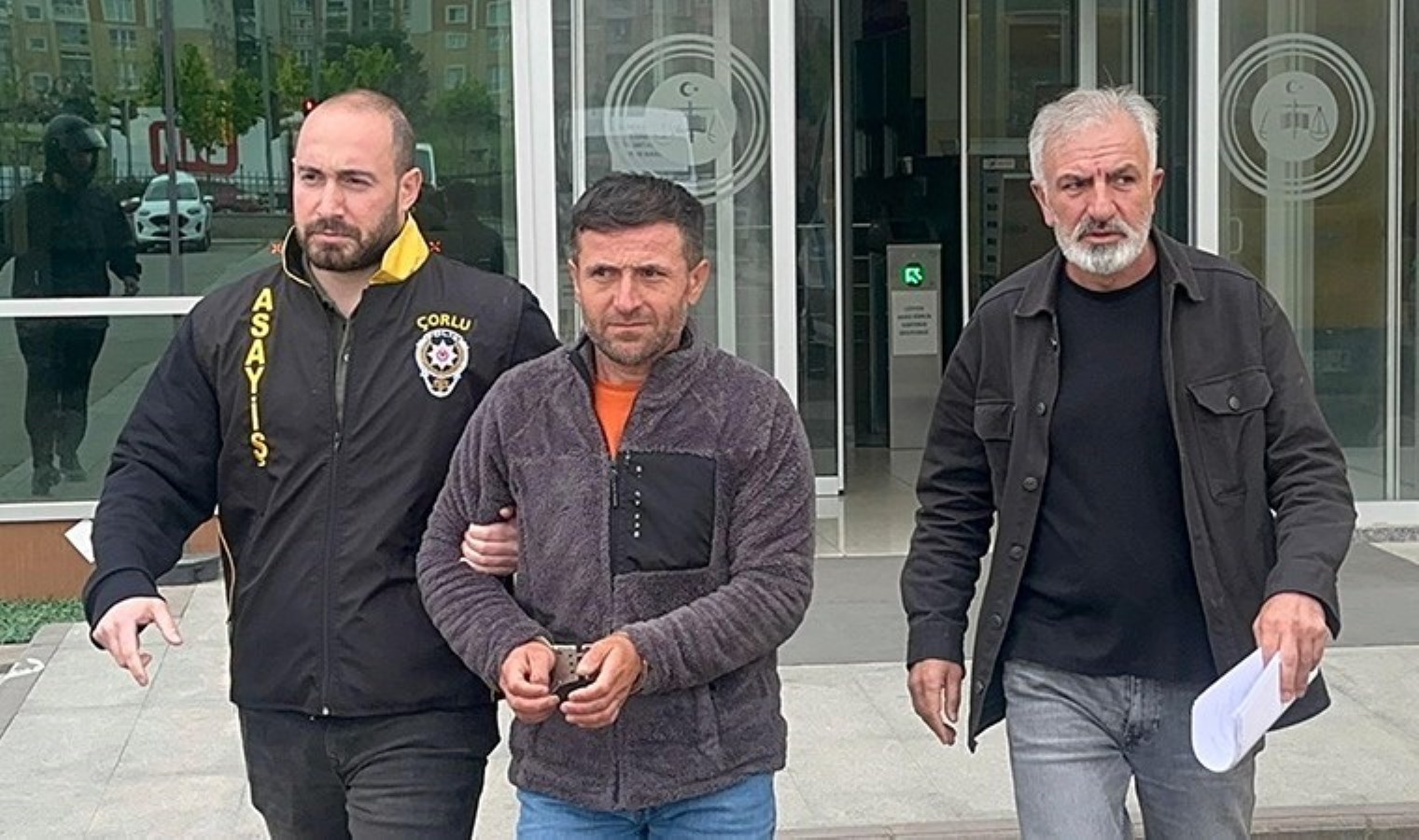 Kendisini doktor olarak tanıtan dolandırıcılık şüphelisi tutuklandı