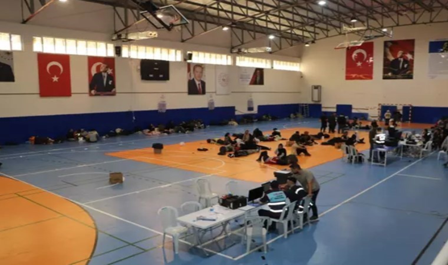 Kıyıda operasyon: 122 kaçak göçmen yakalandı