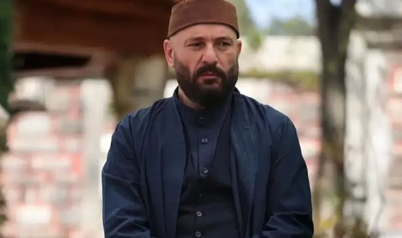 Kızıl Goncalar’da Cüneyd’in babası Vahit’ten birinci kare