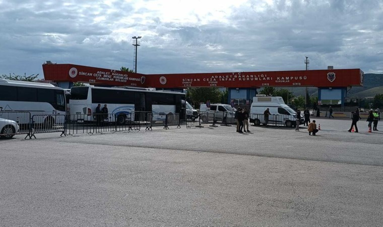 Kobani Davası’nın karar duruşması: Cezaevi önünde ağır güvenlik tedbiri