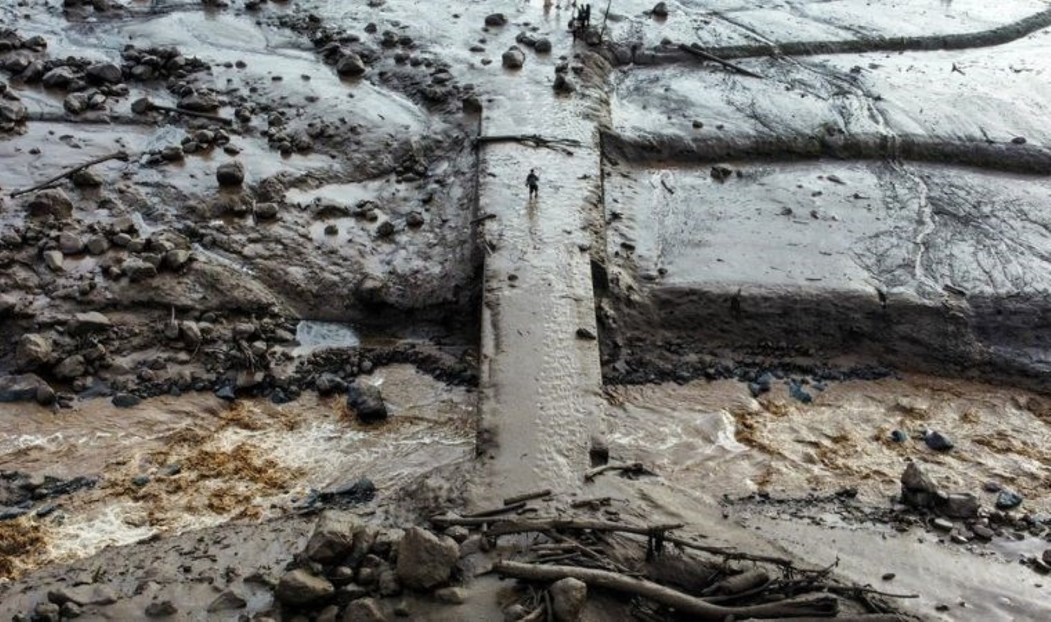 Köyler ‘soğuk lav’ altında kaldı: Onlarca kişi hayatını kaybetti!