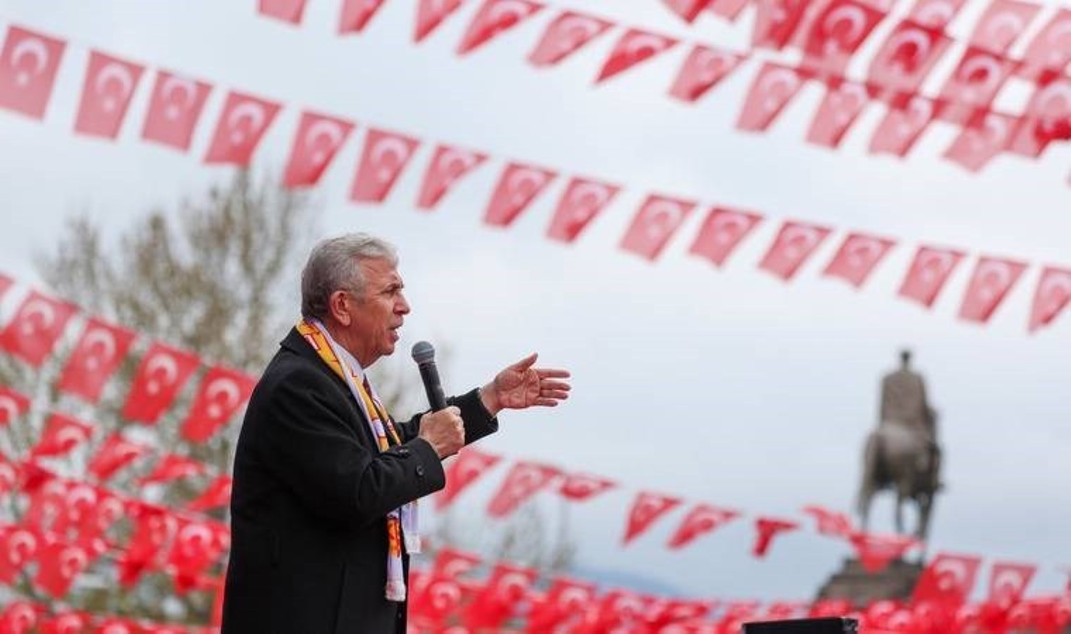 Mansur Yavaş, bir vaadini daha hayata geçirdi: Ankara Büyükşehir Belediyesi’nden muhtaçlık sahibi ailelere 550 TL’lik kantin takviyesi