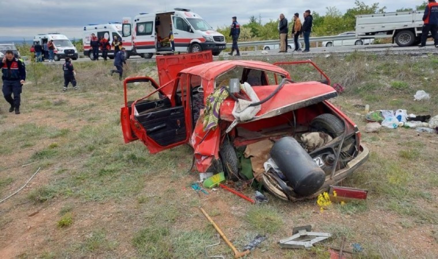 Nişan merasimi dönüşü feci kaza: Meyyit ve yaralılar var!