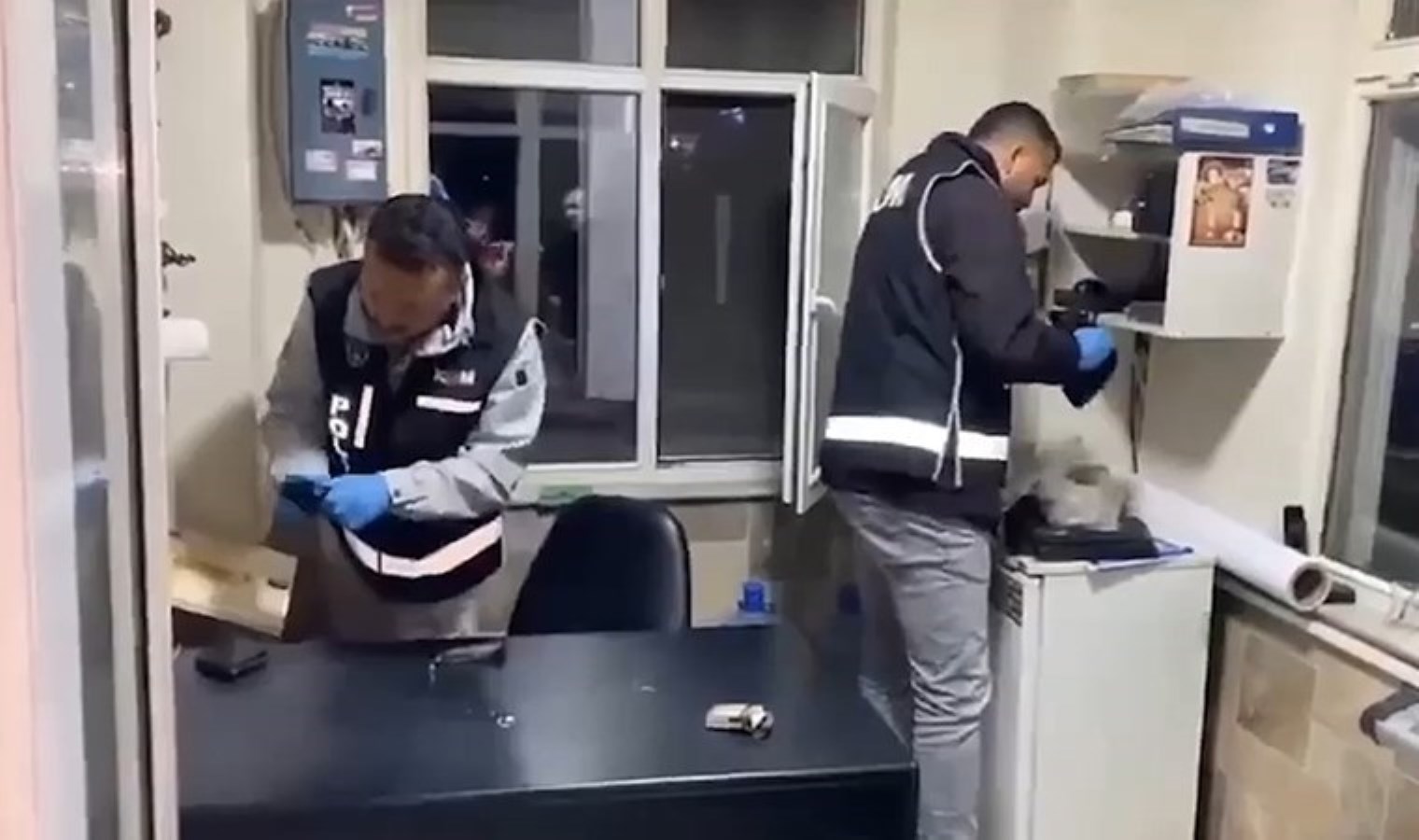 OSB’ye operasyon: Binlerce fişek ele geçirildi!