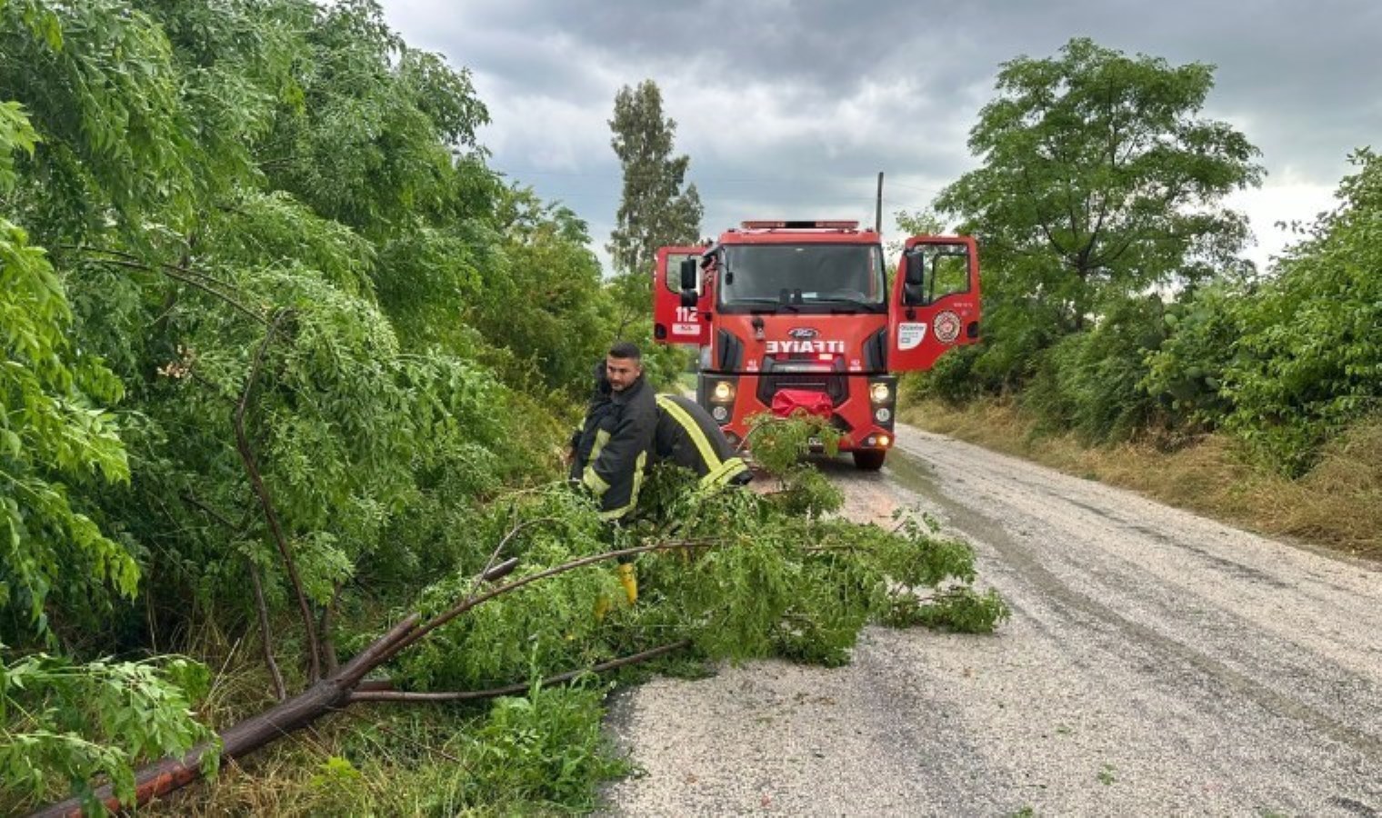 Osmaniye’yi dolu ve sağanak vurdu!