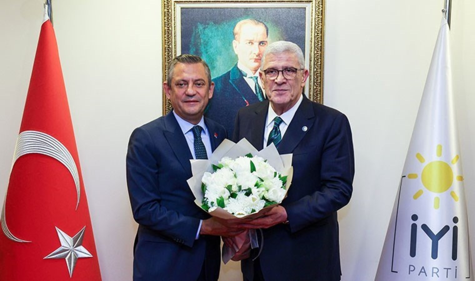 Özgür Özel Müsavat Dervişoğlu görüşmesi başladı