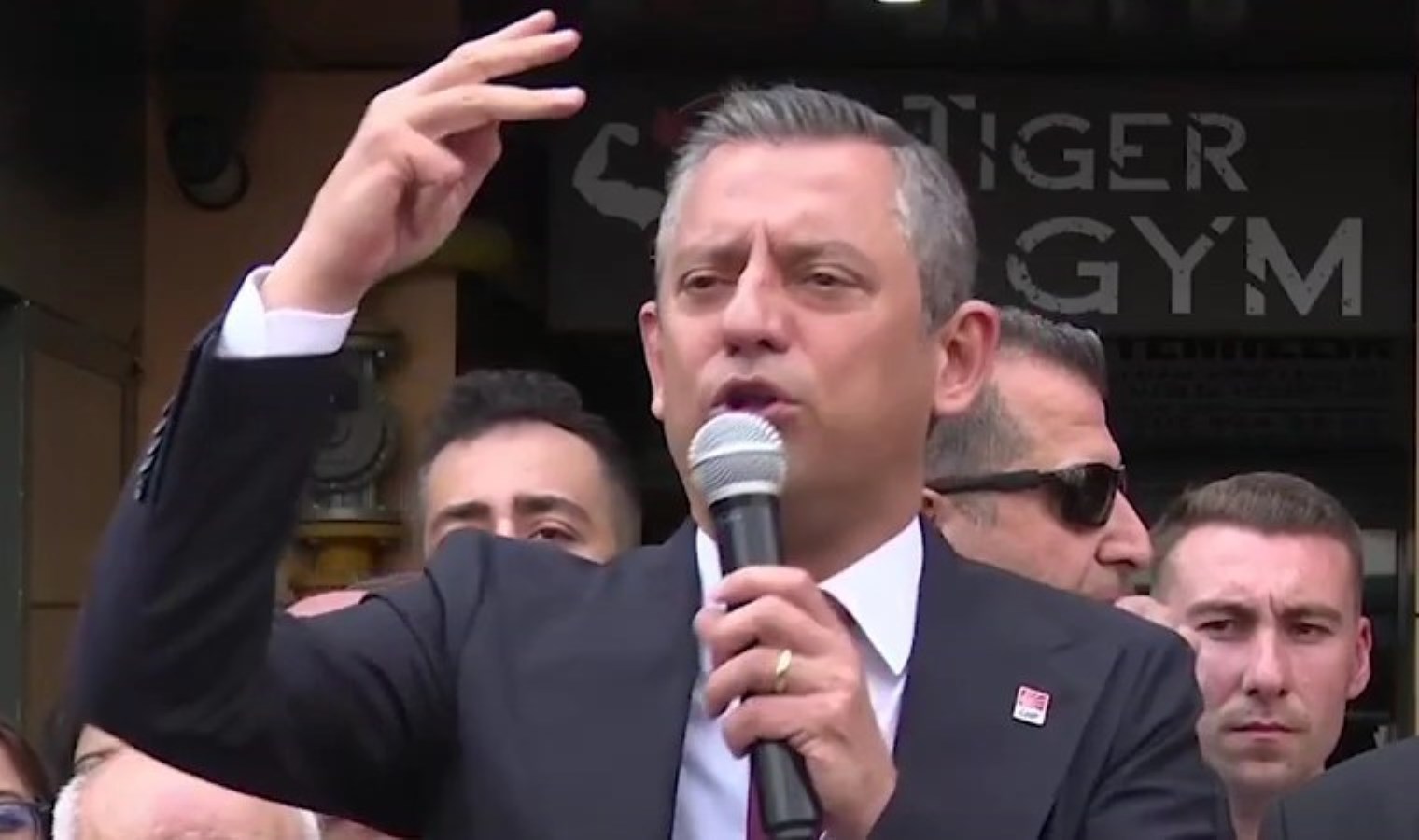 Özgür Özel’den 14 Mayıs çıkışı: ‘Kimseyi suçlamıyoruz, hepimiz sorumluyuz’