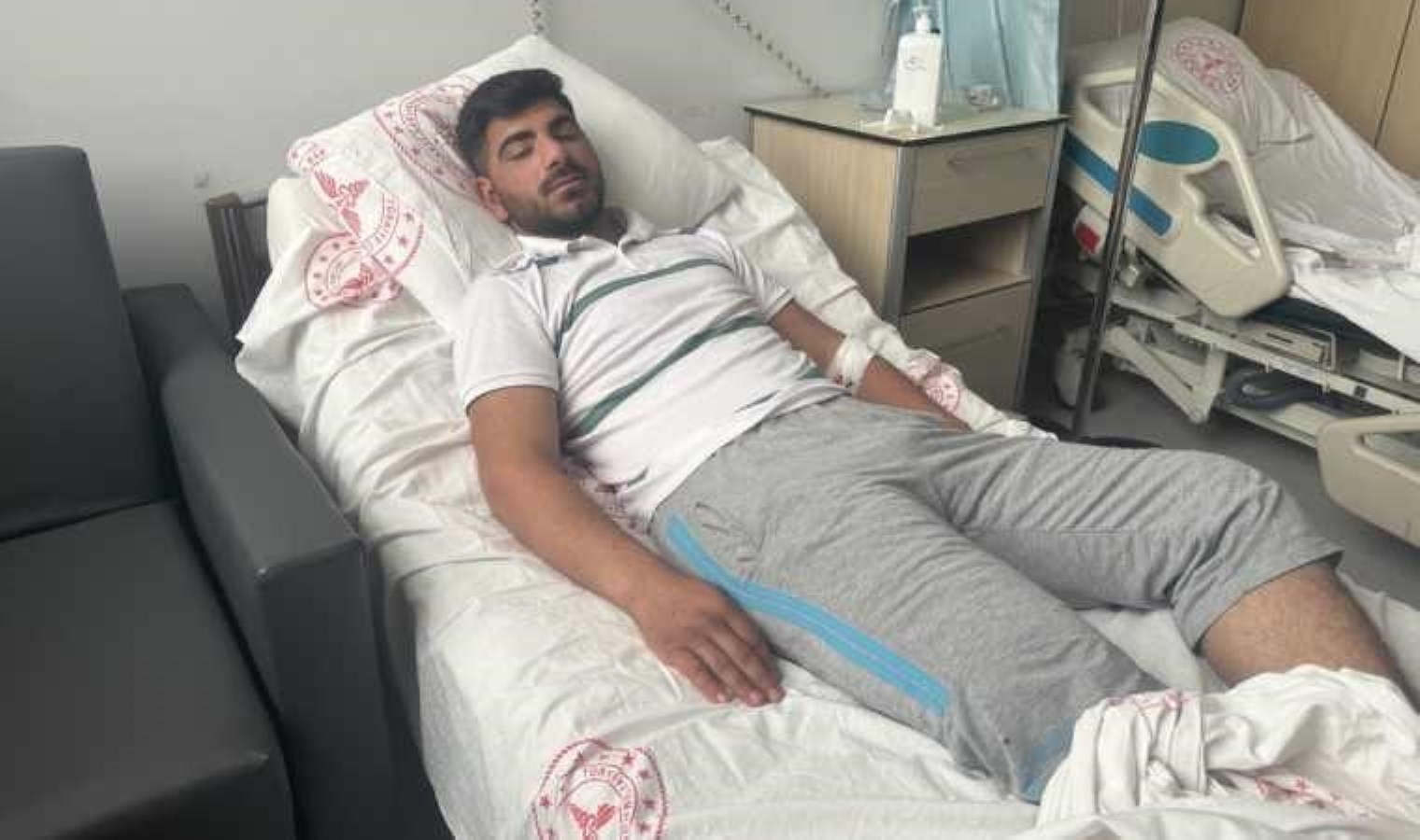 Parktaki arbedede 12 yerinden bıçaklandı!