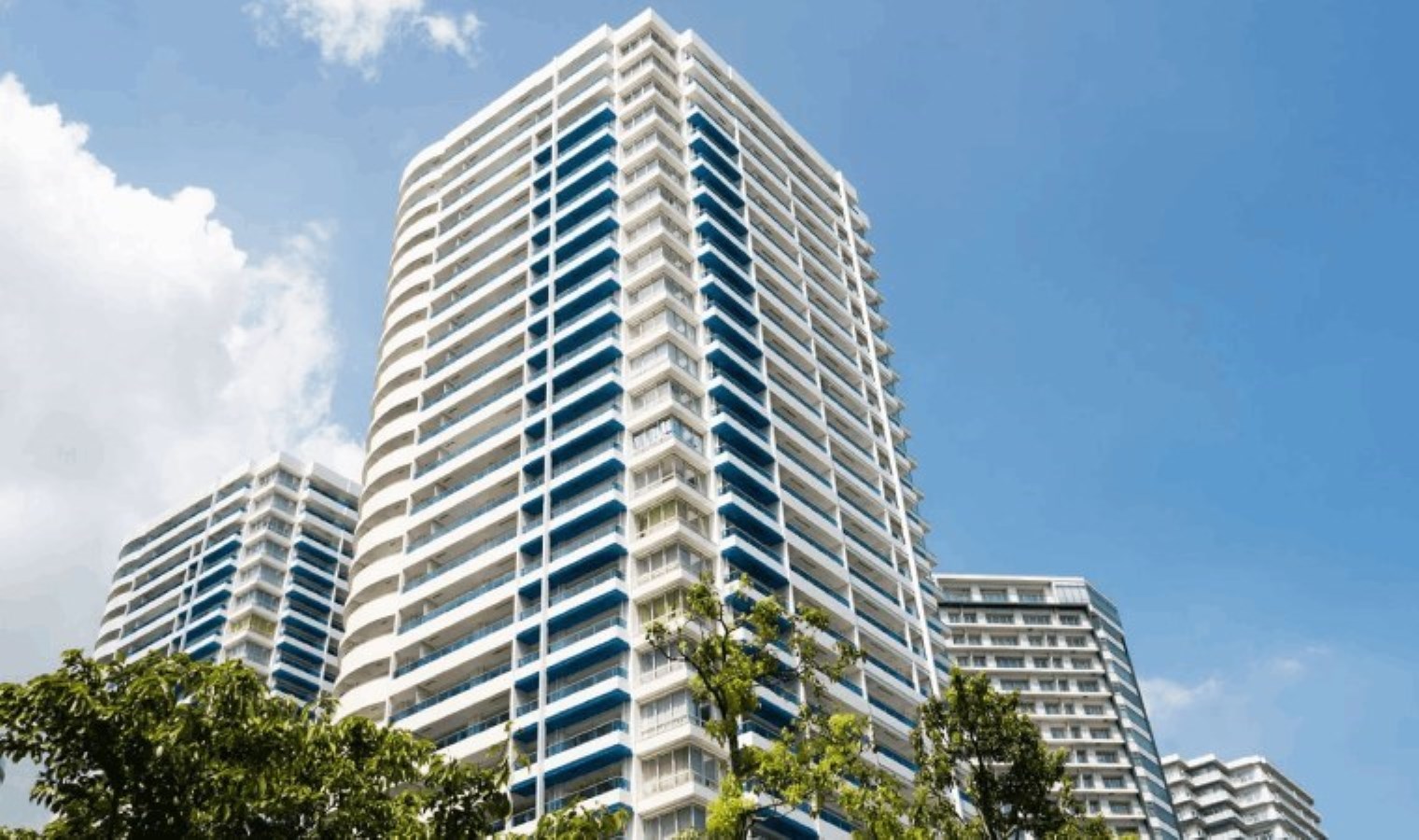 Polisten kaçarken mevtle dans: Rezidansın 18. katından atladı