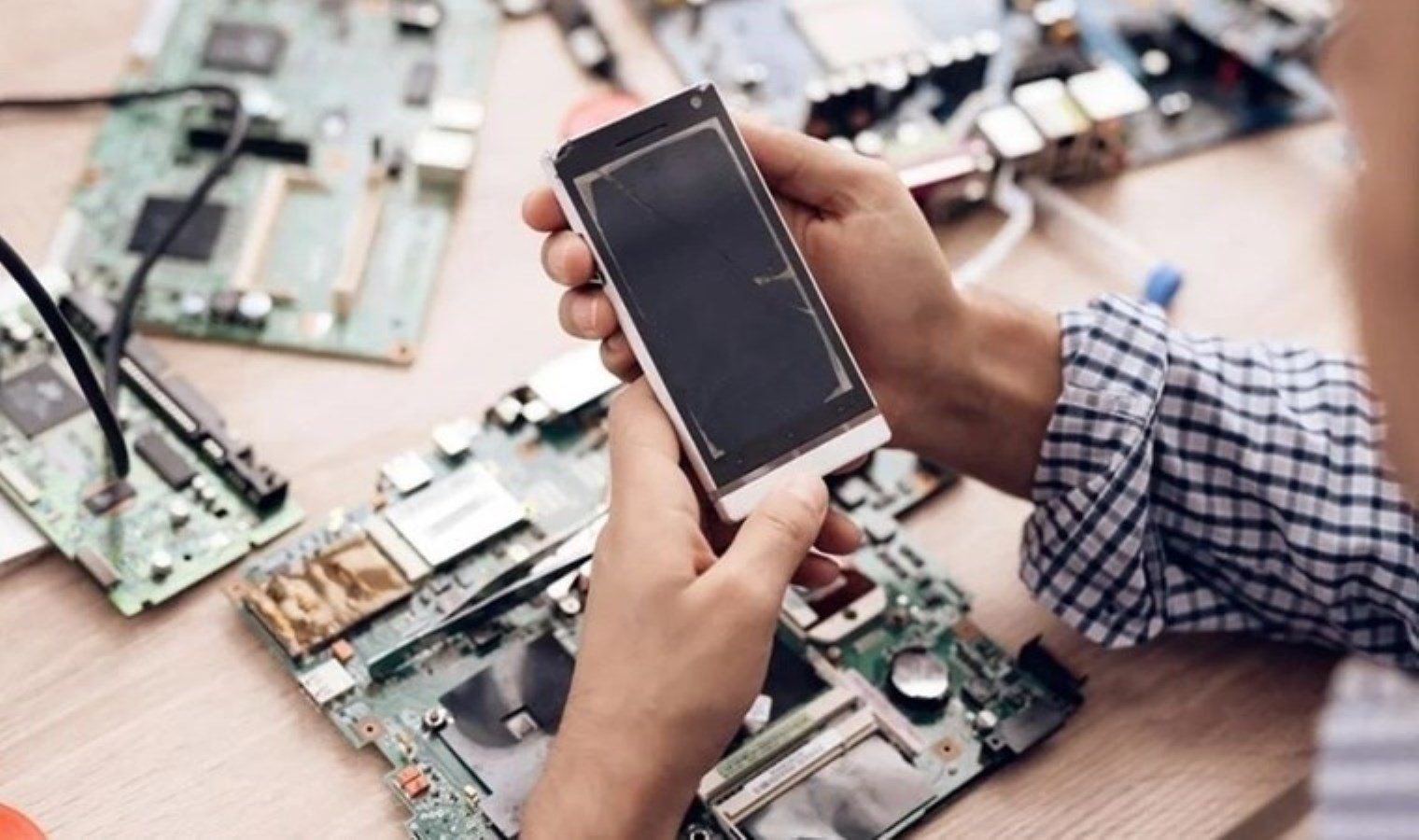 Resmi Gazete’de yayımlandı: Birtakım telefon kesimlerinin ithalatına nezaret uygulanacak