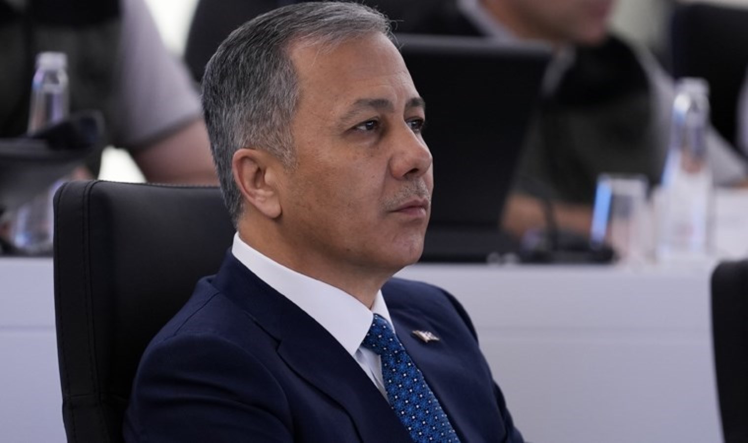 Saray’daki ‘Ayhan Bora Kaplan’ doruğuna çağrılmamıştı… Bakan Ali Yerlikaya sessizliğini bozdu: ‘FETÖVARİ bâtın şahit taktikleri…’