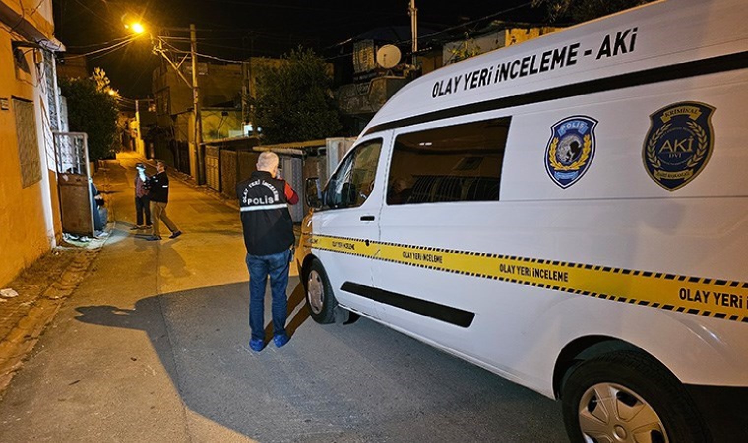 Sokak ortasında av tüfeğiyle vurularak öldürüldü