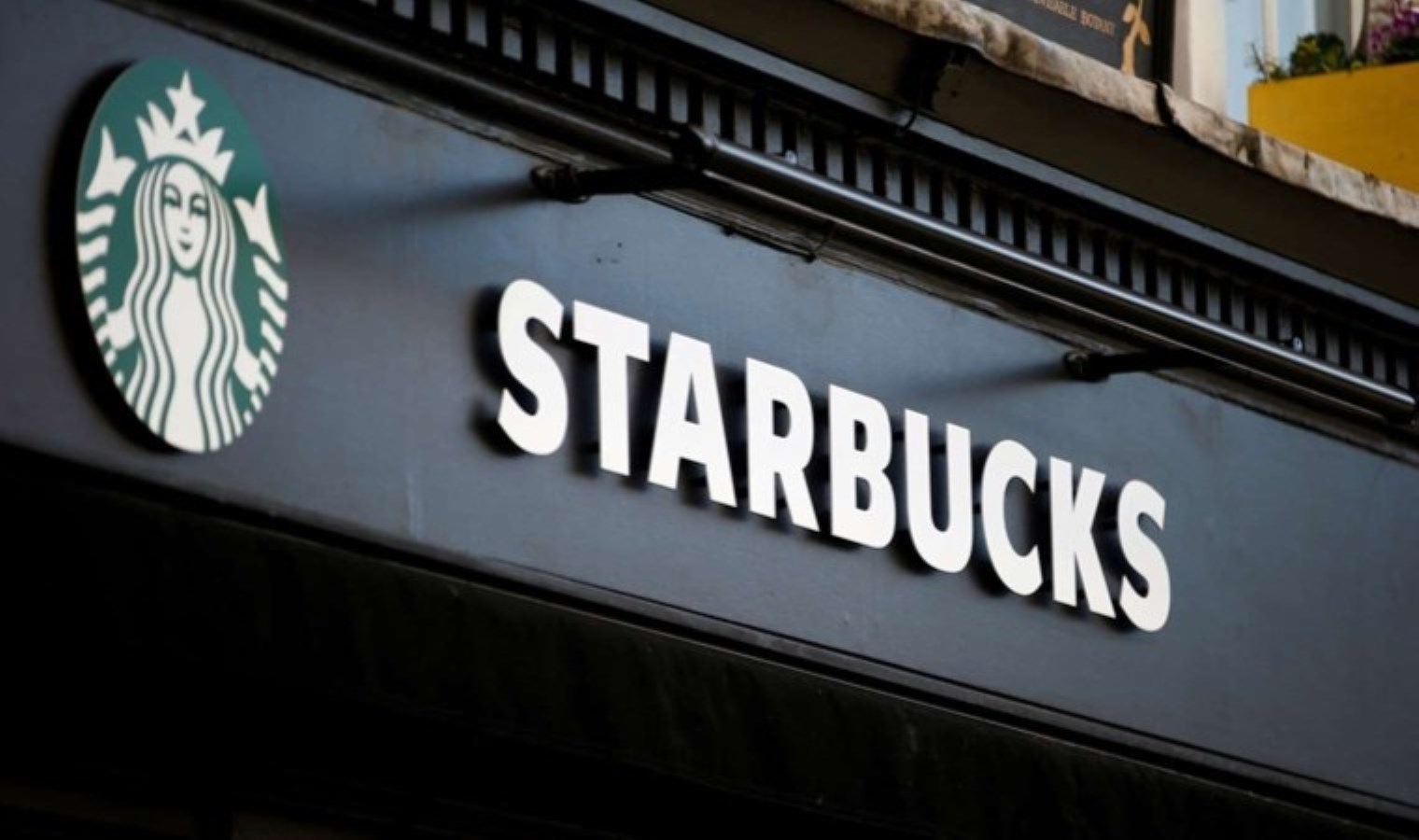 Starbucks Türkiye eserlerine ikinci artırım: İşte yeni fiyat listesi…