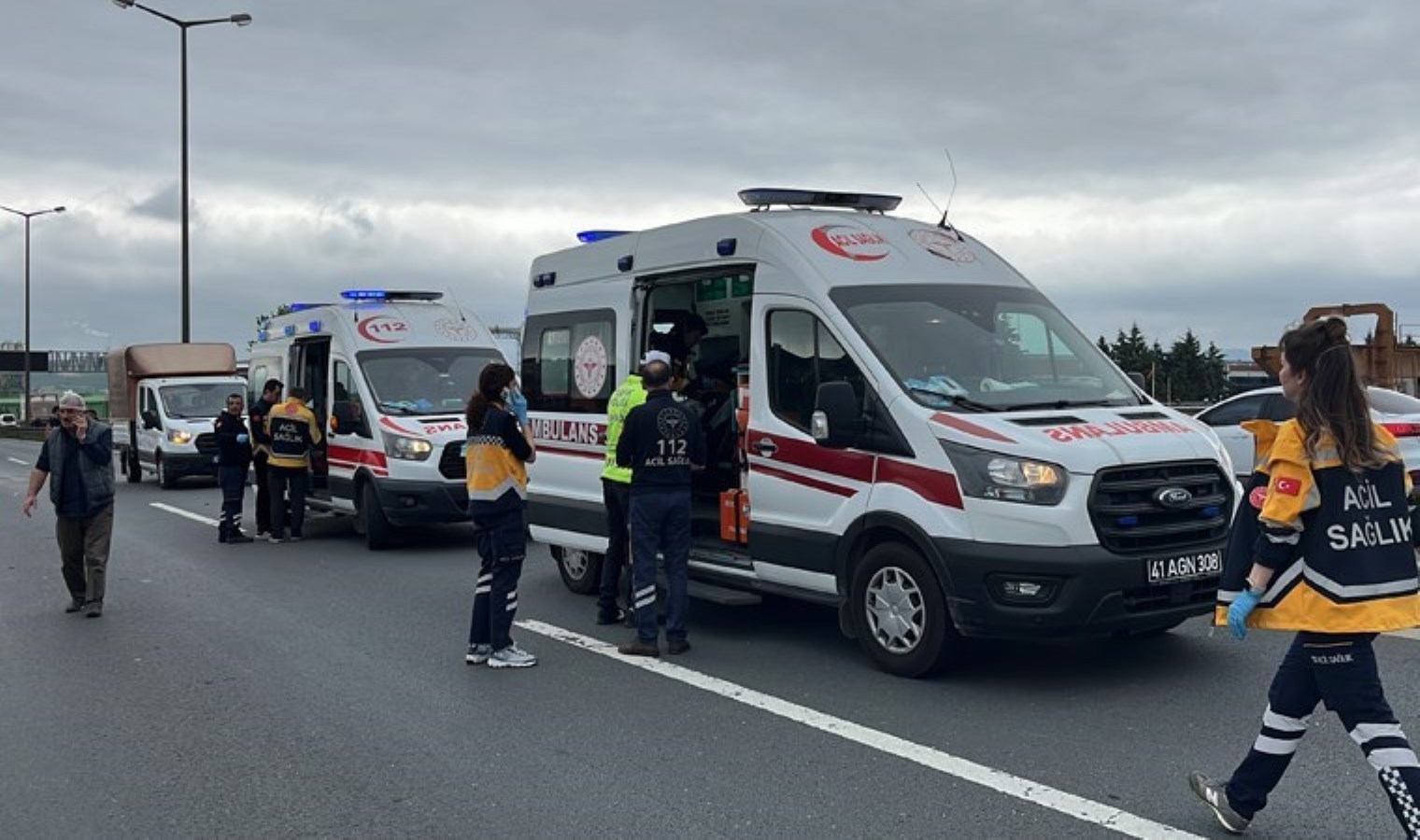 TEM’de 3 araba çarpıştı: 3 yaralı