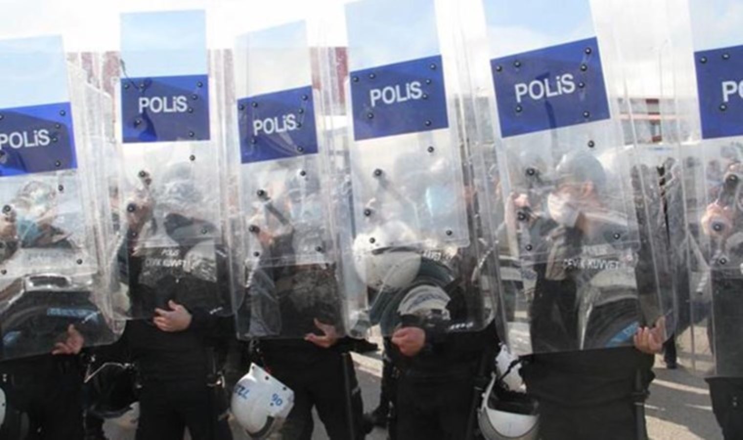 Van’da 6 günlük toplantı ve şov yürüyüşü yasağı