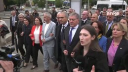 ‘Yeni müfredat’ protestosu: CHP’li vekiller Ulusal Eğitim Bakanlığı’na yürüdü