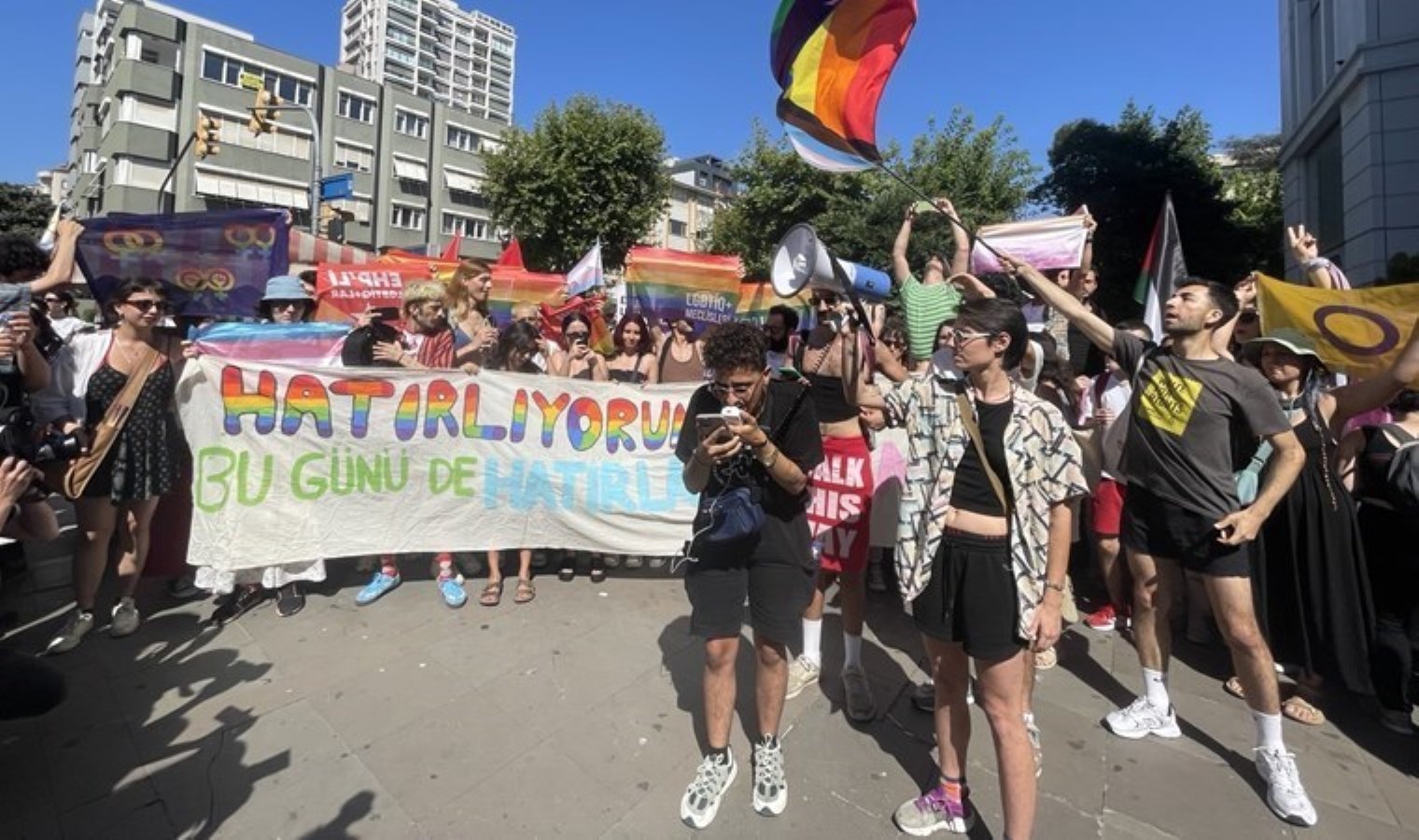 22. Onur Yürüyüşü Bağdat Caddesi’nde: ‘Alışın, her yerdeyiz’