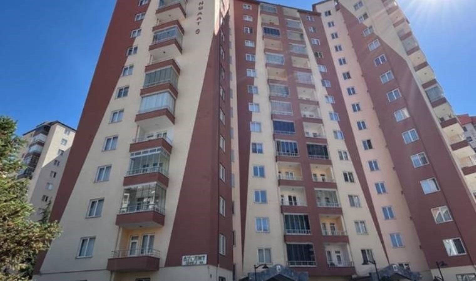 9’uncu kattan düşen 7 yaşındaki çocuk kurtarılamadı